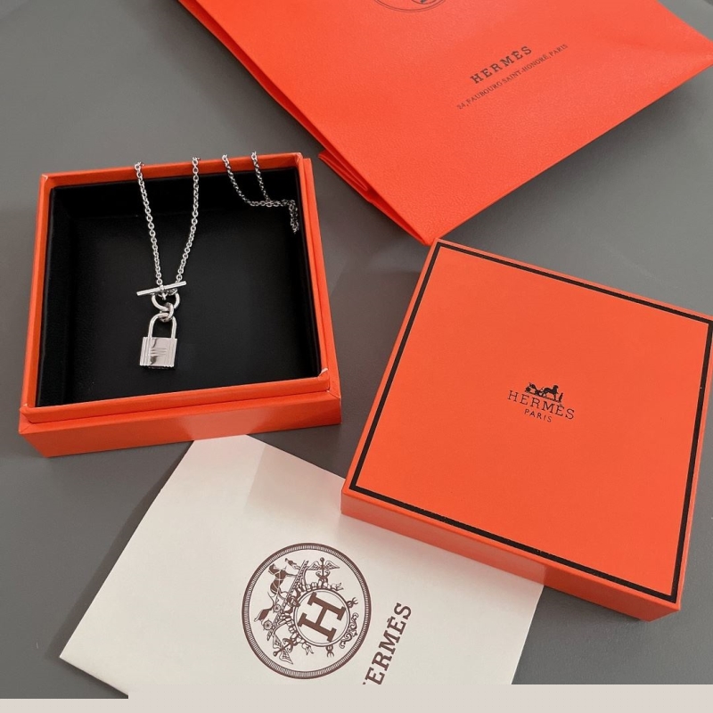 H**mes necklaces